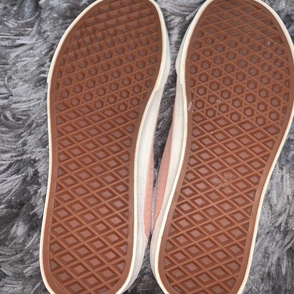 Vans - Picture 6 of 11